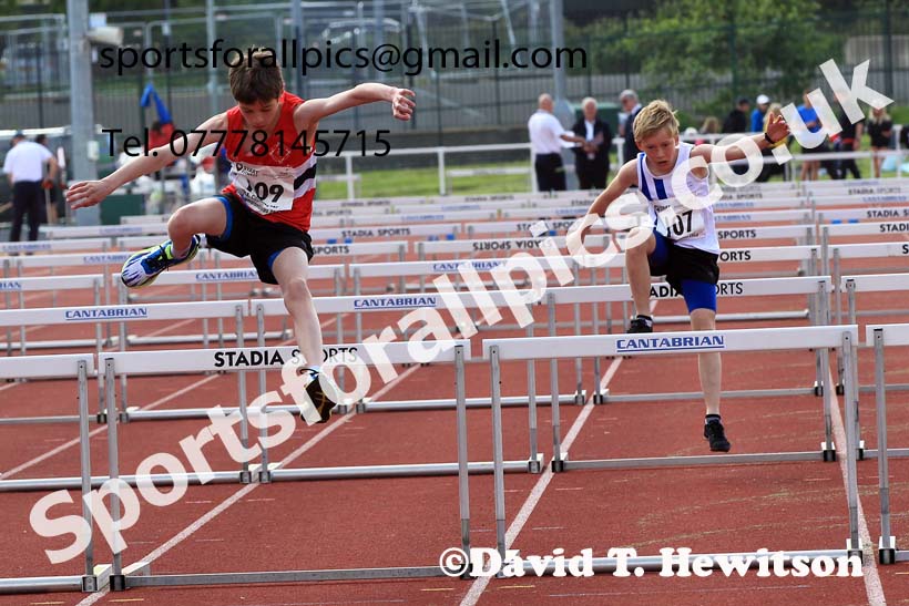Men and Boys hurdles, 2022 North Eastern Track and Field Champs., Middlesbrough. David T. Hewitson/Sports for All Pics